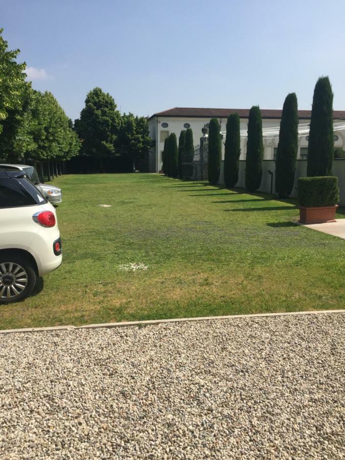 Villa Vecelli Cavriani Mozzecane Exterior photo